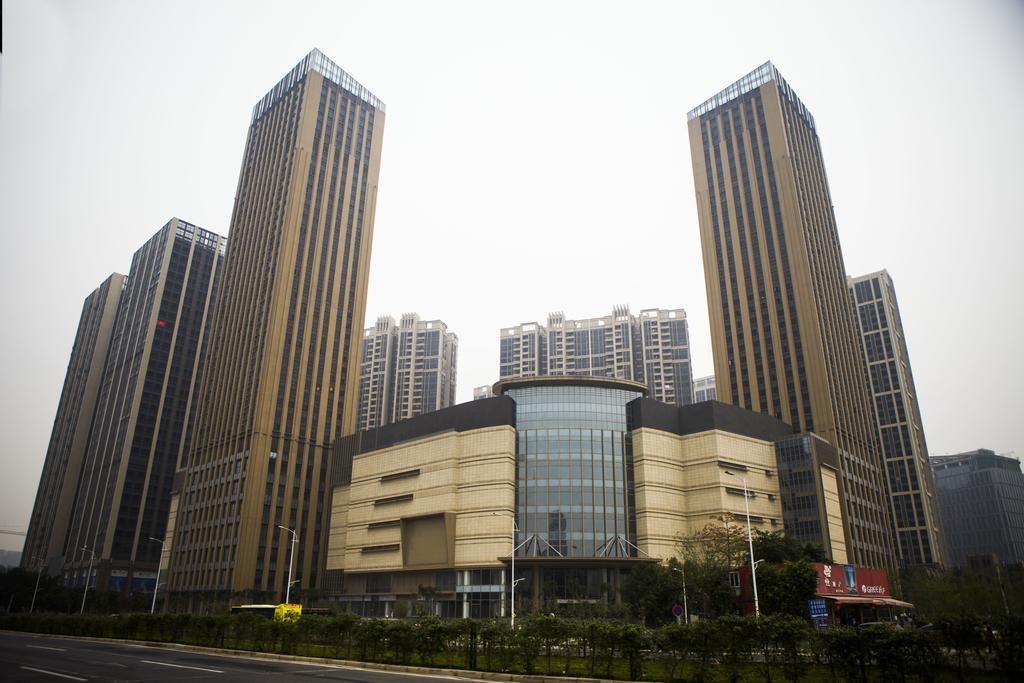 Guangzhou Yi Long International Apartment Exteriör bild